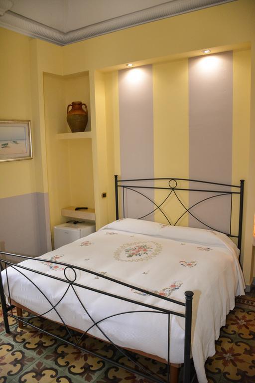 B&B Le Colonne ブリンディジ エクステリア 写真