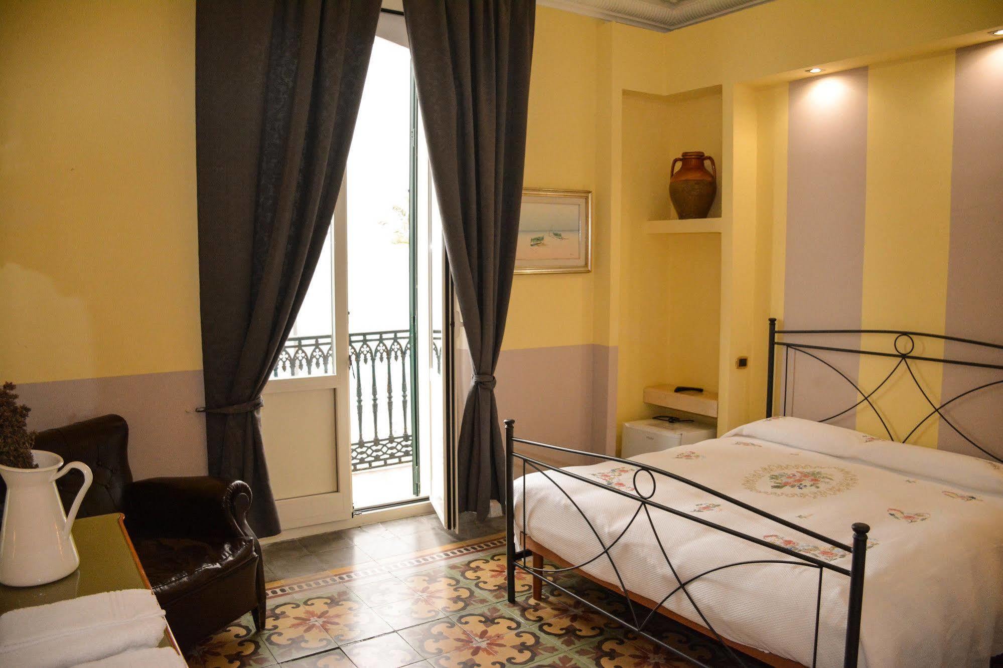 B&B Le Colonne ブリンディジ エクステリア 写真